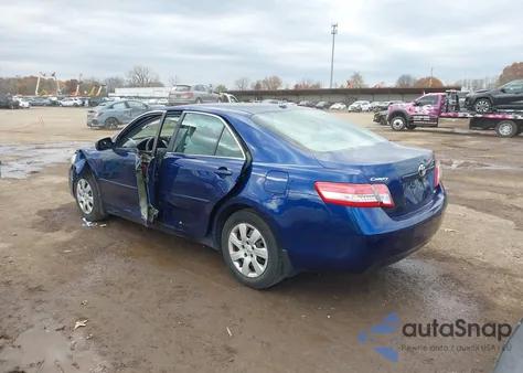 2011 Toyota Camry Le z USA, uszkodzony, nr VIN 4T1BF3EK8BU595769